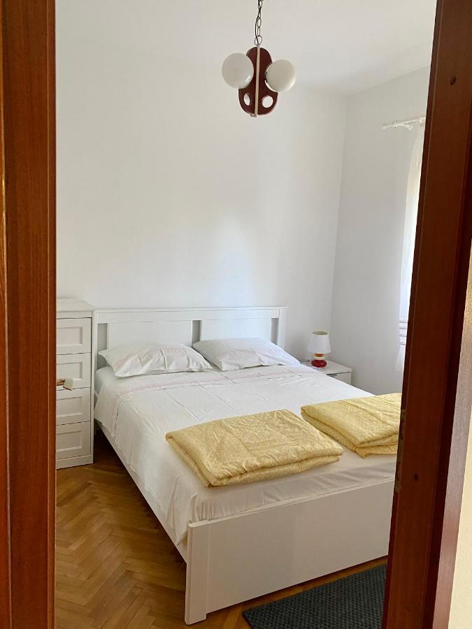 Apartmani Luka Zrnovo Exteriör bild