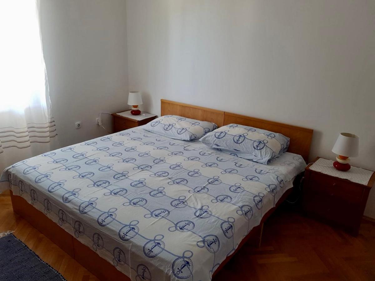 Apartmani Luka Zrnovo Exteriör bild